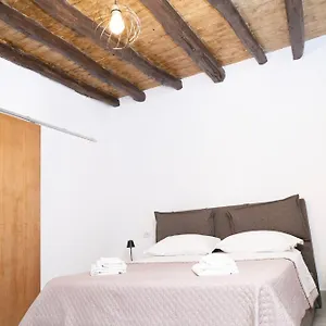 https://politeama-house.sicilyhotelsitaly.net