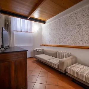 https://ugo-bassi-23.it-lombardy.com